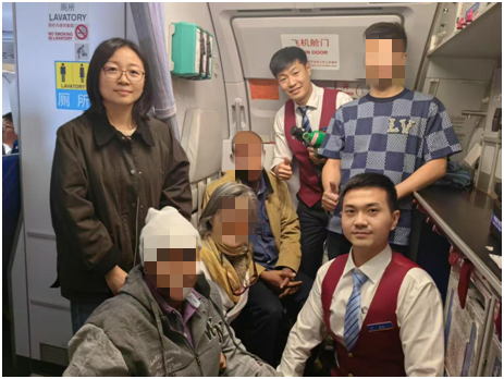 万米高空抢救外籍乘客，丹东女医生真棒！